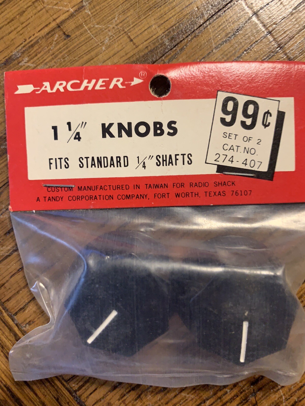 2 Vintage Archer RadioShack Radio Amp Knobs Dials Parts New Old Stock 274-407 2 Vintage Archer RadioShack Radio Amp Knobs Dials Parts New Old Stock 274-407