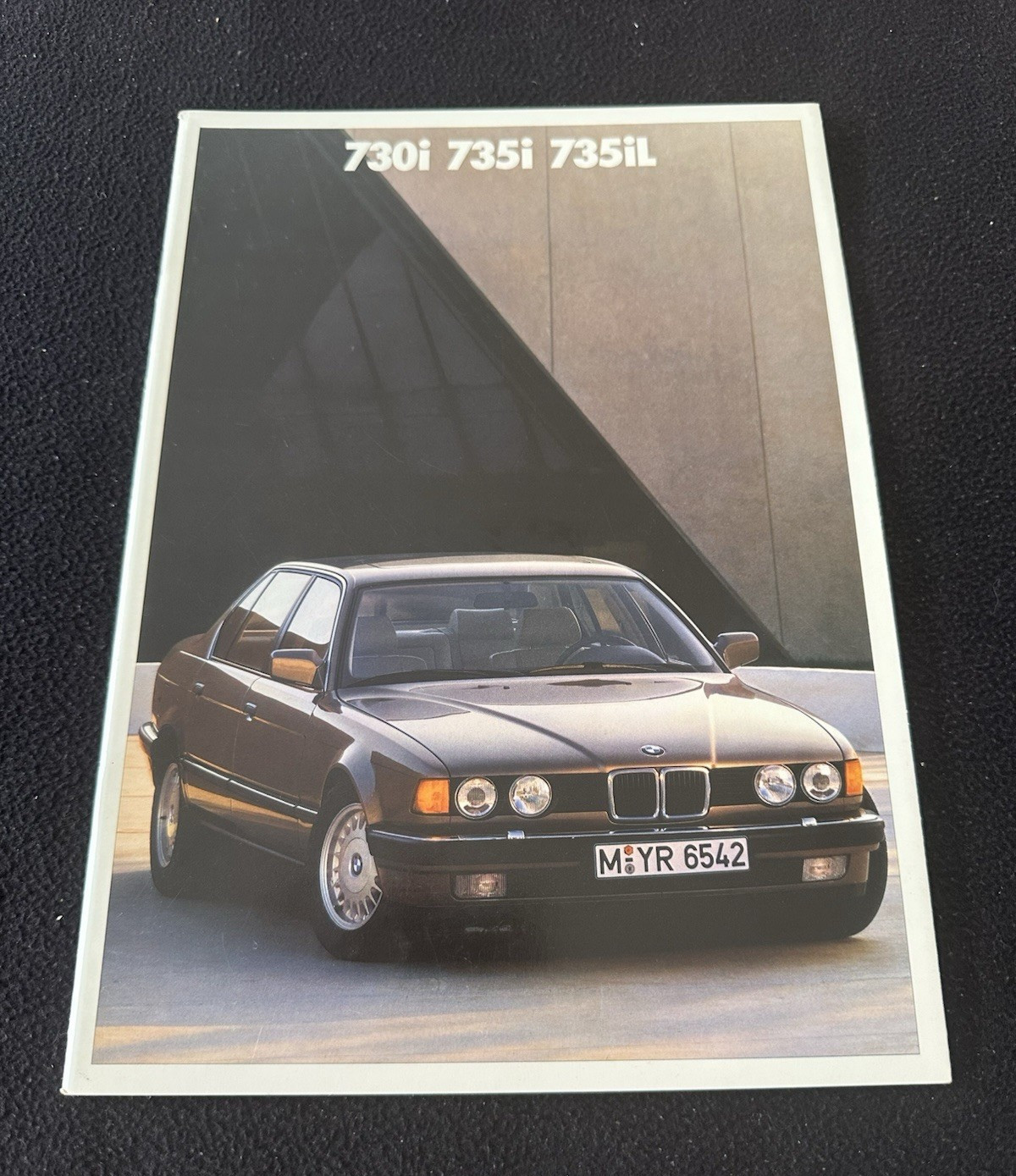 1989 BMW 7 Series E32 European Brochure 730i 735i 735iL English Sales Catalog