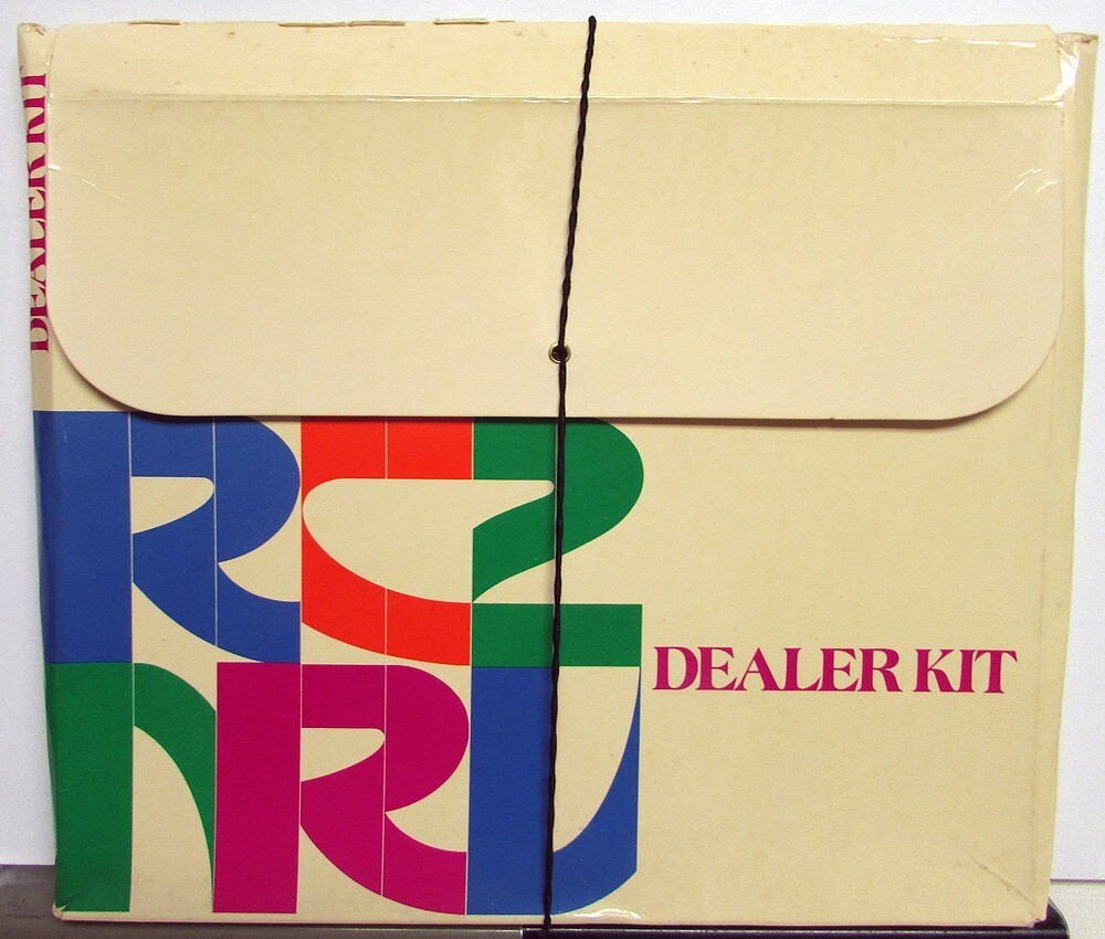 1976 White Road Commander 2 Truck Dealer Ad & Press Kit