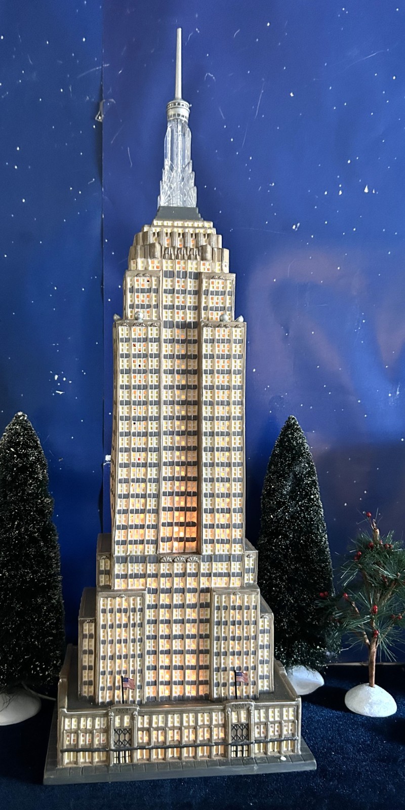 Dept 56 Christmas in the City Empire State Building 56.59207 - Read Notes / Part Dept 56 Christmas in the City Empire State Building 56.59207 - Read Notes / Part