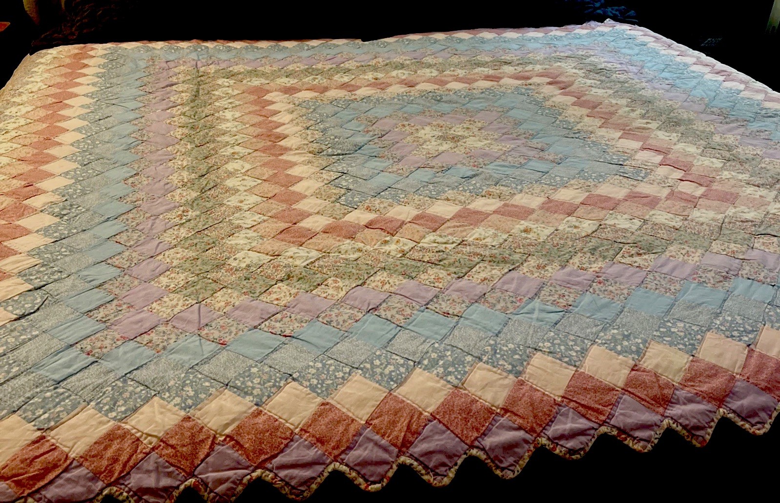 Arch Quilt Hawthorne, NY (82 x 82) Minimal Fraying, Dainty Florals, Peach & Sage Arch Quilt Hawthorne, NY (82 x 82) Minimal Fraying, Dainty Florals, Peach & Sage