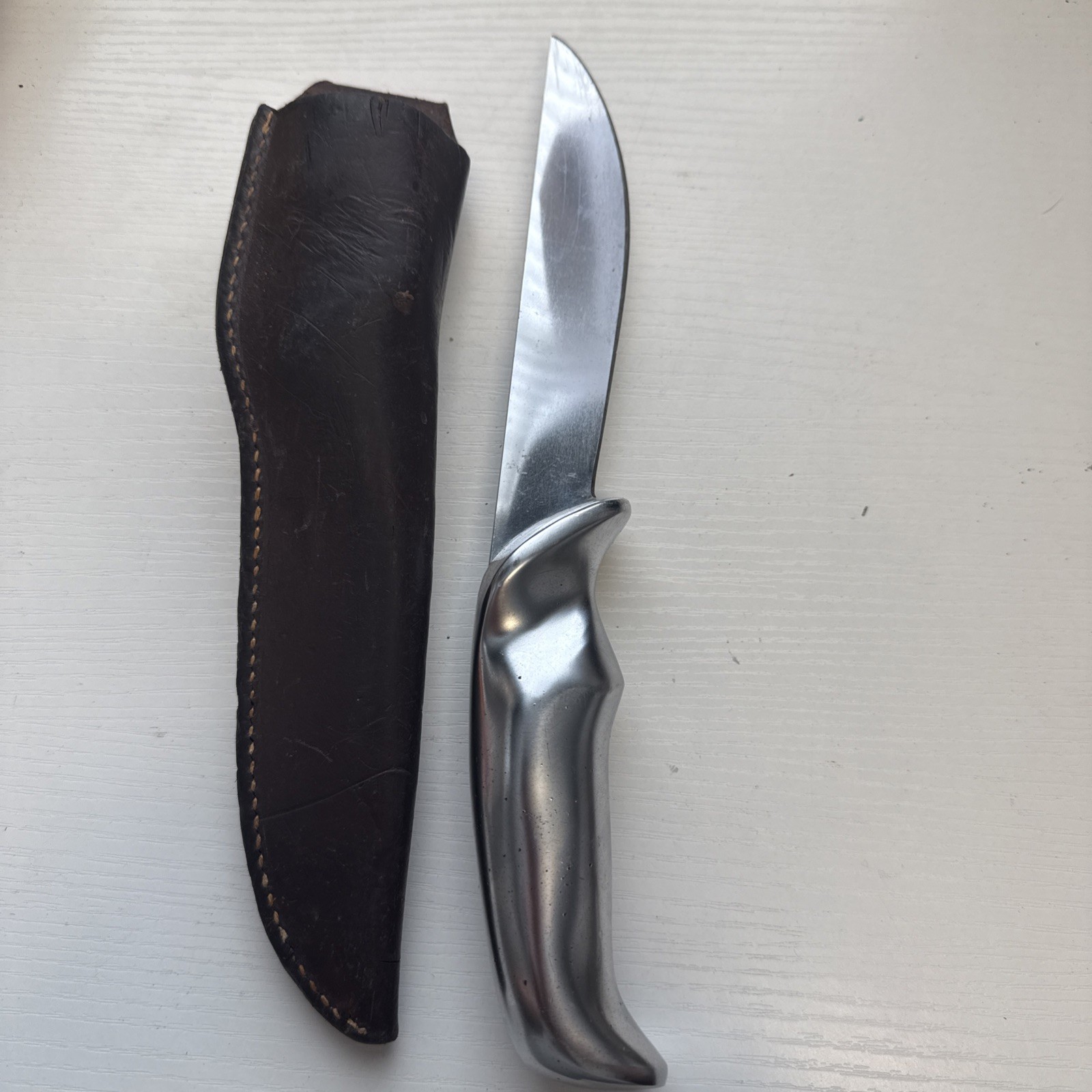 Vintage 1960s Gerber Magnum Hunter Fixed Blade Knife Chrome Handle w/ Sheath Vintage 1960s Gerber Magnum Hunter Fixed Blade Knife Chrome Handle w/ Sheath