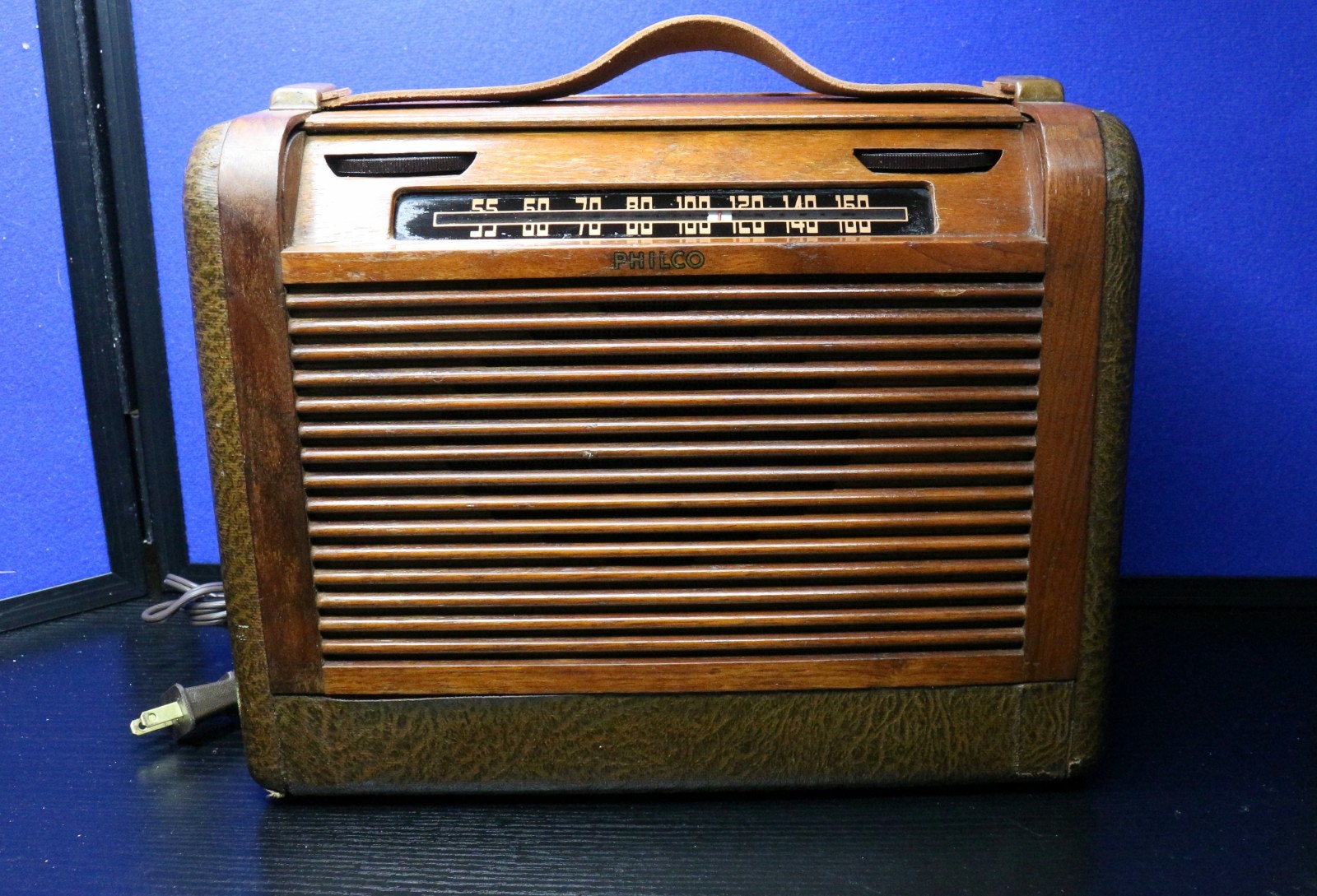 Vintage 1946 Philco Wooden Roll Top Portable Tube Radio 46-350 Powers on Only Vintage 1946 Philco Wooden Roll Top Portable Tube Radio 46-350 Powers on Only