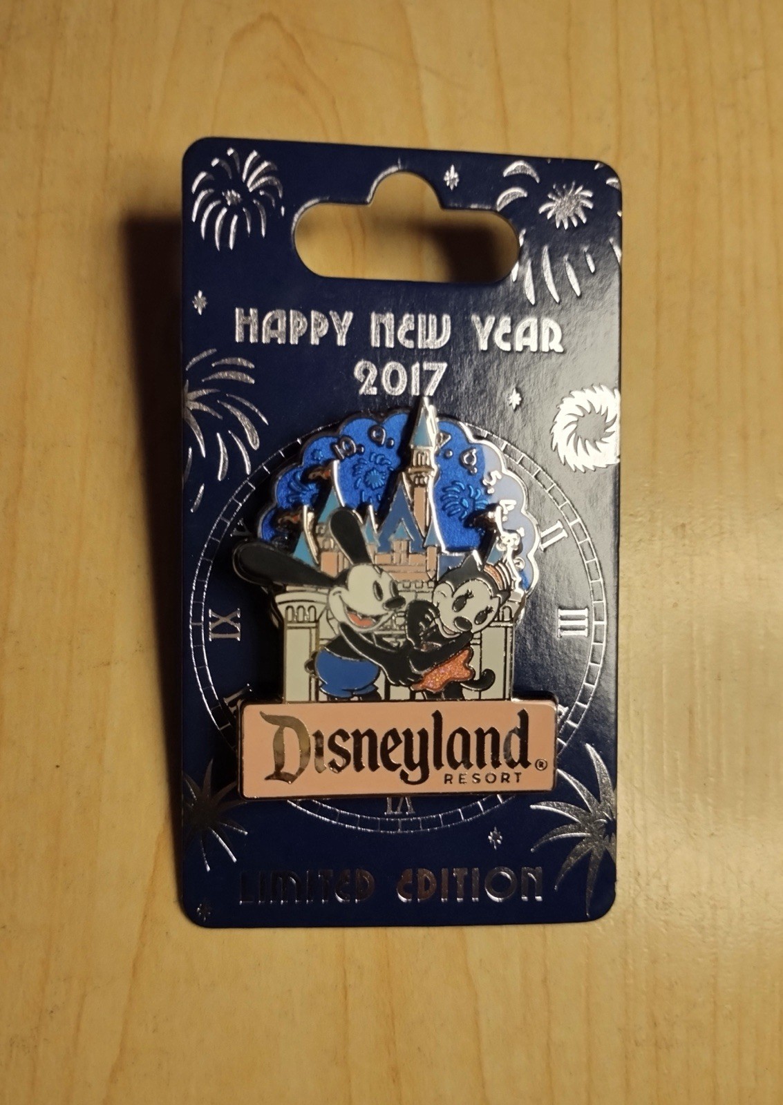 Disneyland Happy New Year 2017 Oswald the Lucky Rabbit & Ortensia spinner Pin LE Disneyland Happy New Year 2017 Oswald the Lucky Rabbit & Ortensia spinner Pin LE