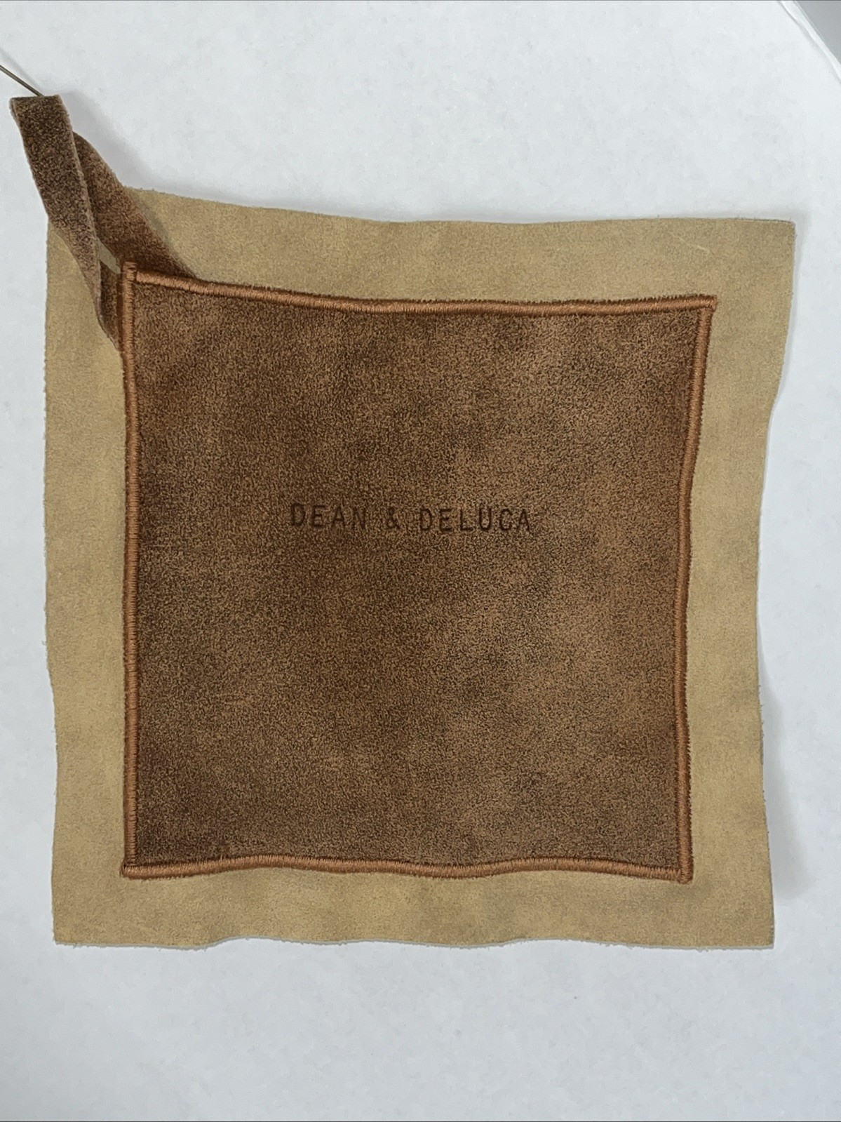 VTG DEAN & DELUCA Hot Pad Suede Leather Two Tone Tan Brown 8.5x8.25” HTF VTG DEAN & DELUCA Hot Pad Suede Leather Two Tone Tan Brown 8.5x8.25” HTF