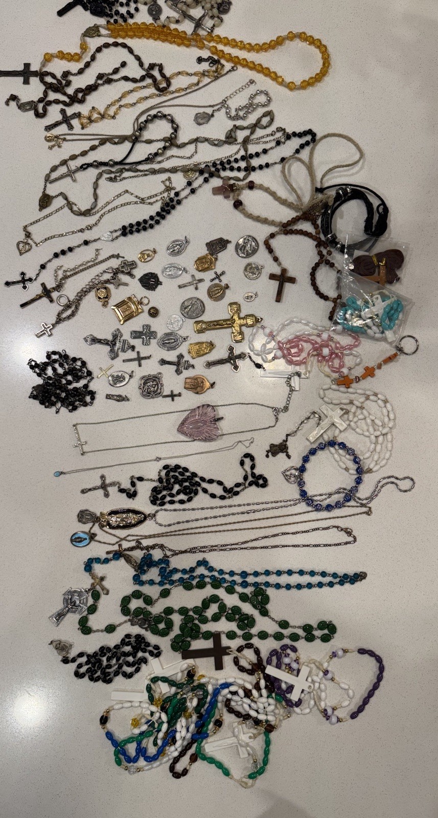 Vintage Catholic Lot Of Medals Pendants Necklace Rosary Jewelry Bracelet Vintage Catholic Lot Of Medals Pendants Necklace Rosary Jewelry Bracelet