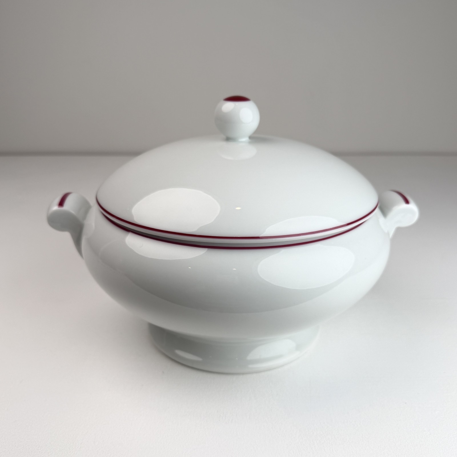 Vintage Limoges Unic France Porcelain Soup Tureen White Crimson Red Trim 11" Vintage Limoges Unic France Porcelain Soup Tureen White Crimson Red Trim 11"