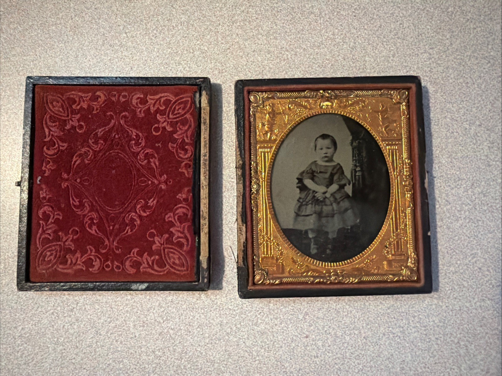 1850'S 1860's ANTIQUE TINTED AMBROTYPE PHOTOGRAPH OF YOUNG GIRL CHILD 3.25” 1850'S 1860's ANTIQUE TINTED AMBROTYPE PHOTOGRAPH OF YOUNG GIRL CHILD 3.25”