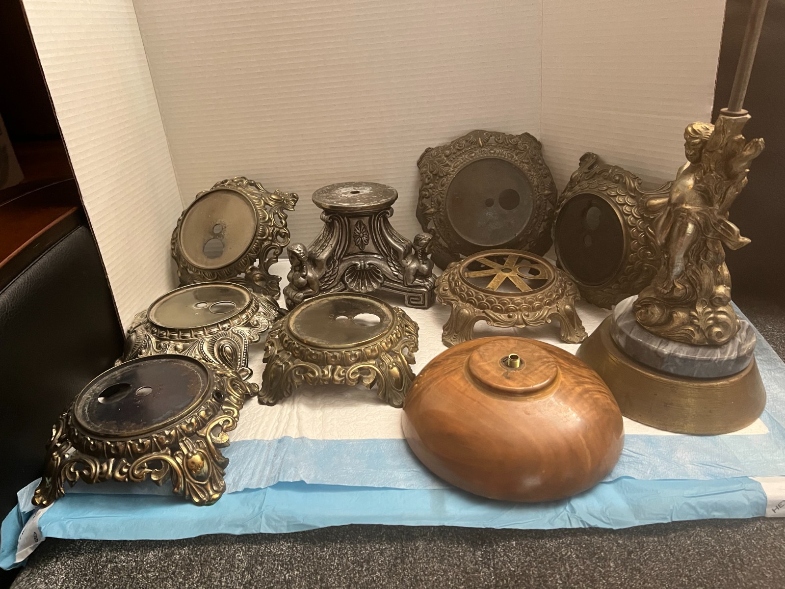 BIG LOT OF LAMP PARTS-LAMP BASES, 10 LAMP BASES BIG LOT OF LAMP PARTS-LAMP BASES, 10 LAMP BASES
