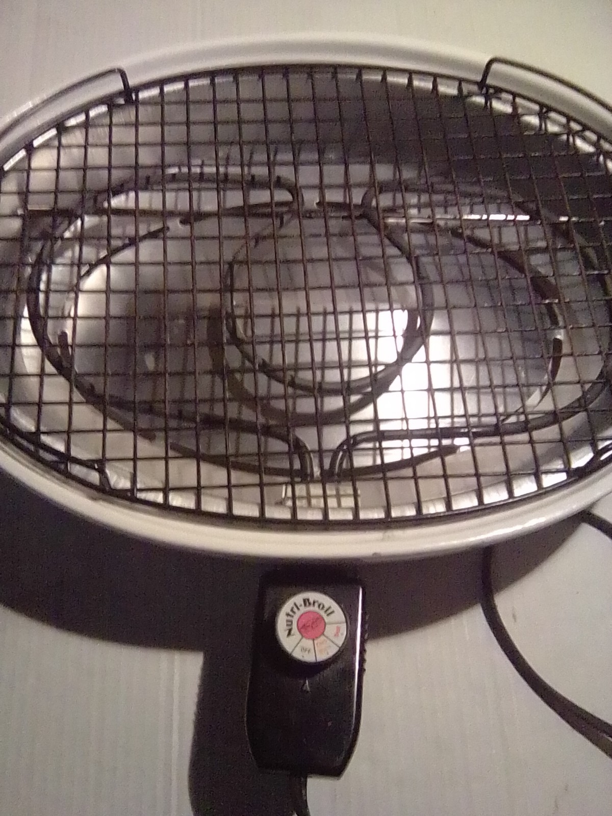 Vintage Nesco Nutri Broil Tabletop Electric Broiler Oven Cooker White Tested