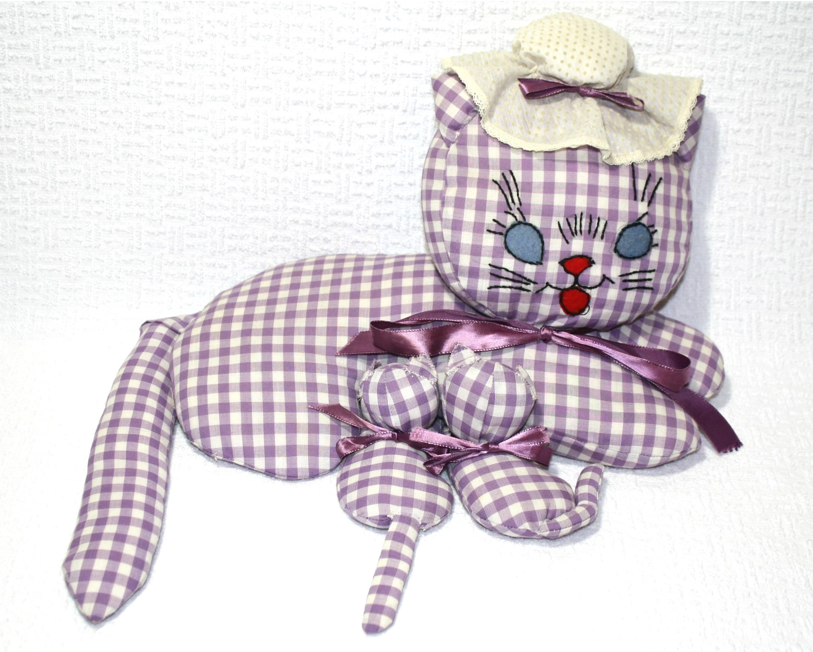 Vtg 80s Handmade Cat Nursing Kittens Plush Stuffed Animal Purple Gingham Bonnet Vtg 80s Handmade Cat Nursing Kittens Plush Stuffed Animal Purple Gingham Bonnet