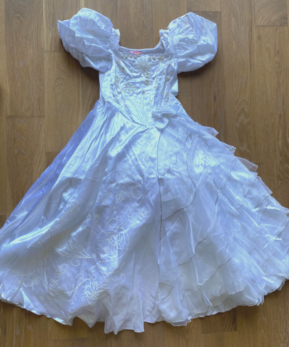 Disney Store Enchanted Giselle Deluxe Wedding Costume Princess Dress Halloween 8 Disney Store Enchanted Giselle Deluxe Wedding Costume Princess Dress Halloween 8