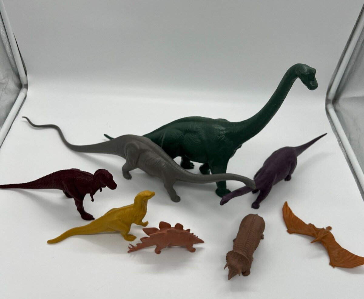 Lot of 8 Vintage 70\'s Invicta Plastic Dinosaurs British Museum Natural History