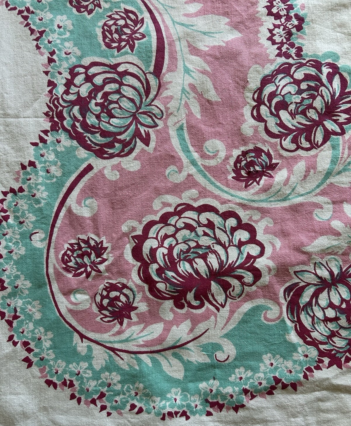 50s Vintage MCM Tablecloth Chysanthemum Mums FLORAL Pink Aqua Burgundy 52"x61" 50s Vintage MCM Tablecloth Chysanthemum Mums FLORAL Pink Aqua Burgundy 52"x61"