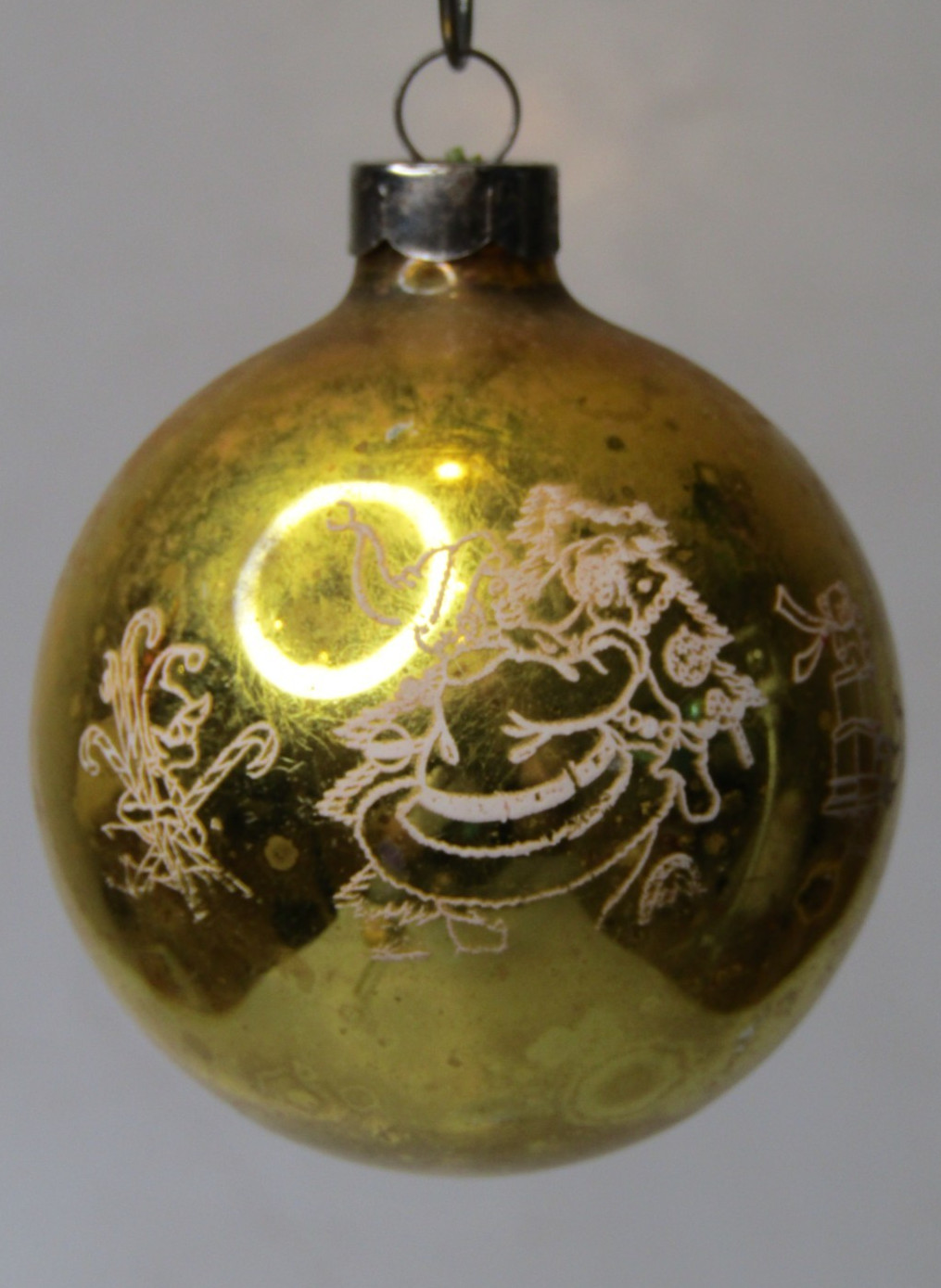 VTG WWII Glass Stencil Pictured SANTA HELPER w GIFT Ball Christmas Ornament GLD VTG WWII Glass Stencil Pictured SANTA HELPER w GIFT Ball Christmas Ornament GLD