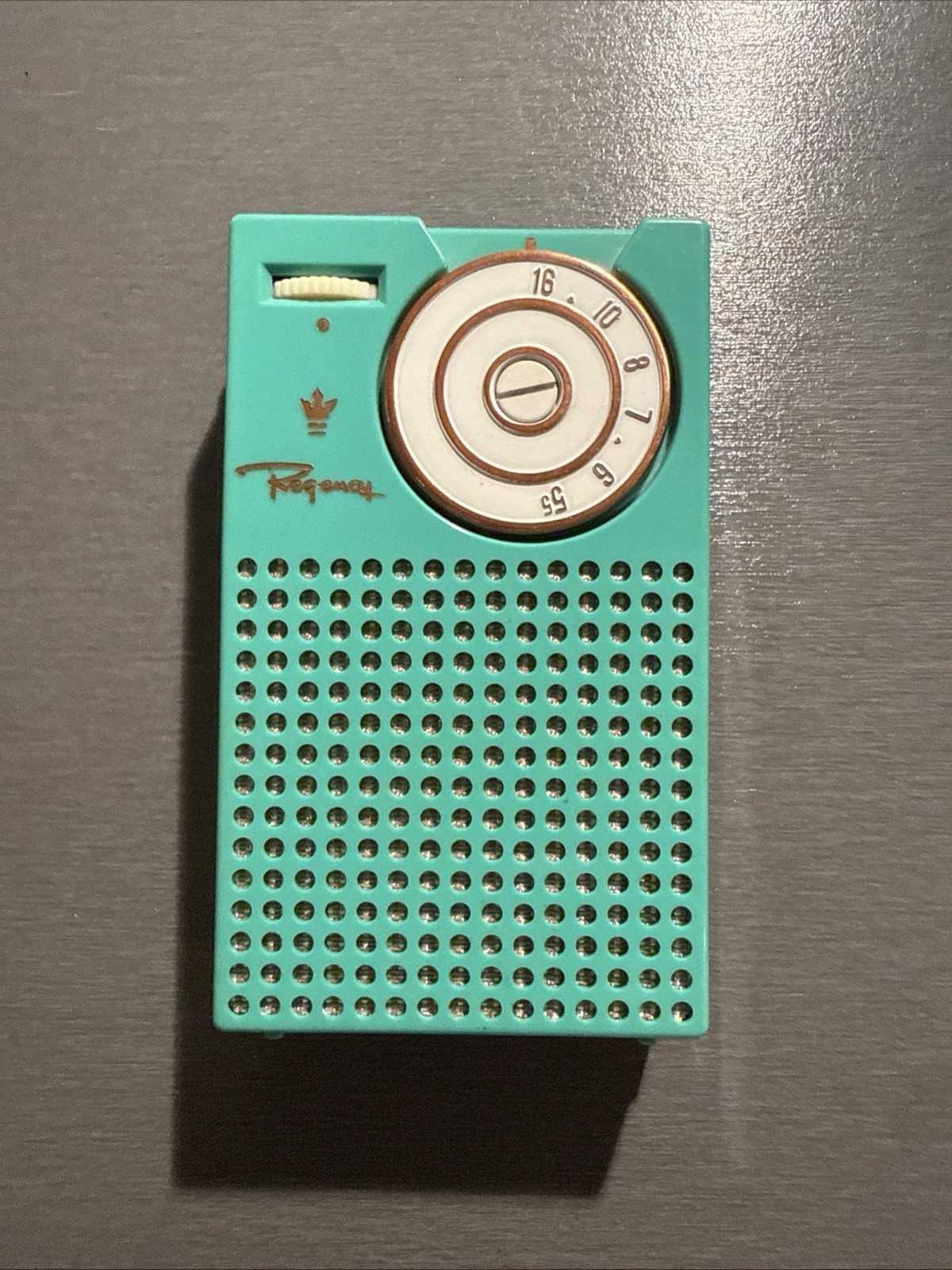 Vintage Regency TR-1/TR-1G Transistor Radio 1950s Rare - Turquoise Untested Vintage Regency TR-1/TR-1G Transistor Radio 1950s Rare - Turquoise Untested