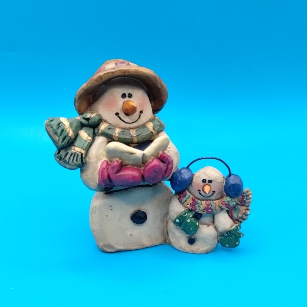 Vtg Suzi Skoglund Caroling Snow People Mom Child Figurine Blossom Bucket 1999