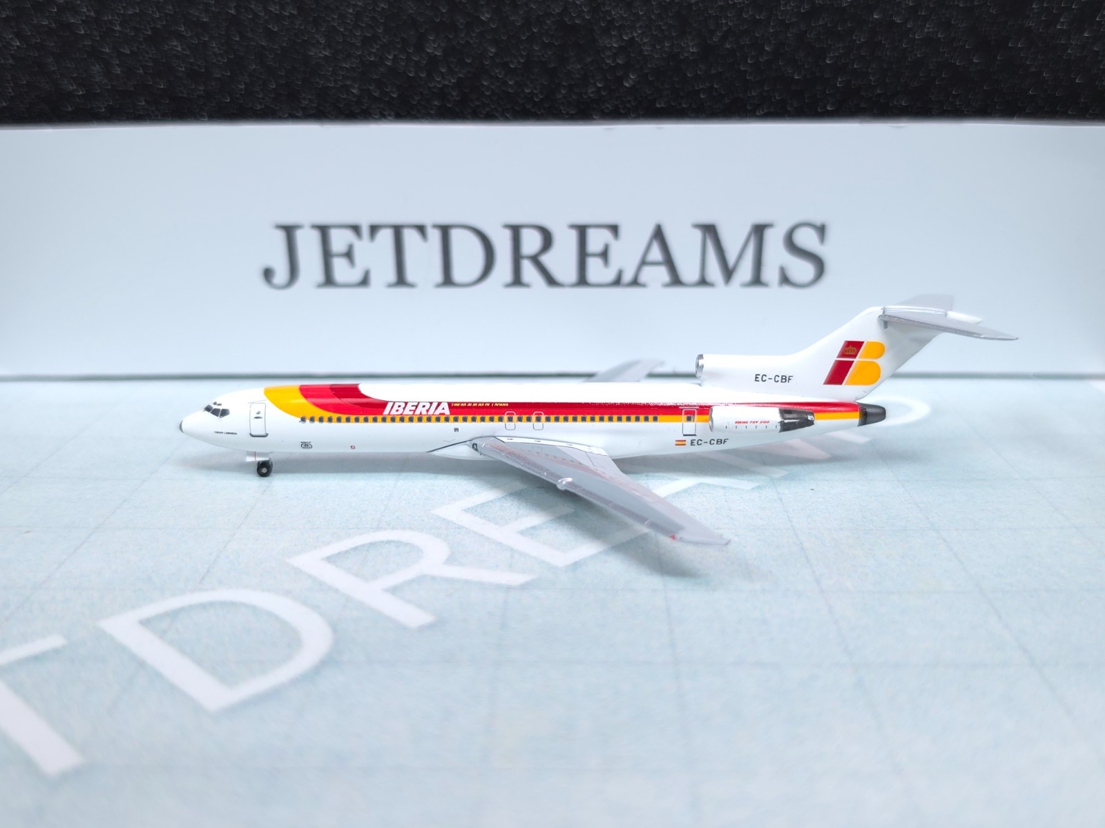 1/400 IBERIA BOEING 727-200 1980'S COLORS "GRAN CANARIA" EC-CBF AEROCLASSICS 1/400 IBERIA BOEING 727-200 1980'S COLORS "GRAN CANARIA" EC-CBF AEROCLASSICS