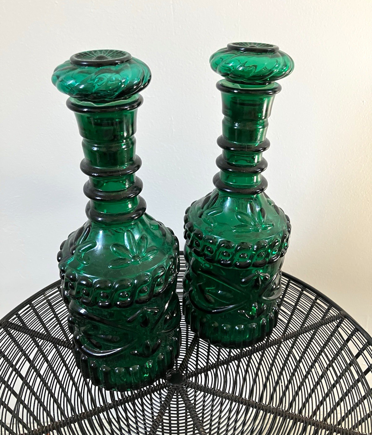 Vintage 1968 Jim Beam Emerald Green Glass Decanter Bottles with Stoppers Pair Vintage 1968 Jim Beam Emerald Green Glass Decanter Bottles with Stoppers Pair