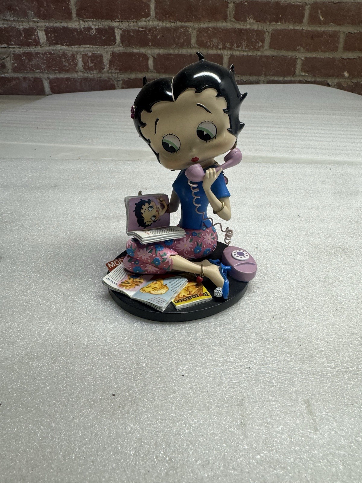 2006 Betty Boop "Talk of the Town" Figurine Danberry Mint 2006 Betty Boop "Talk of the Town" Figurine Danberry Mint