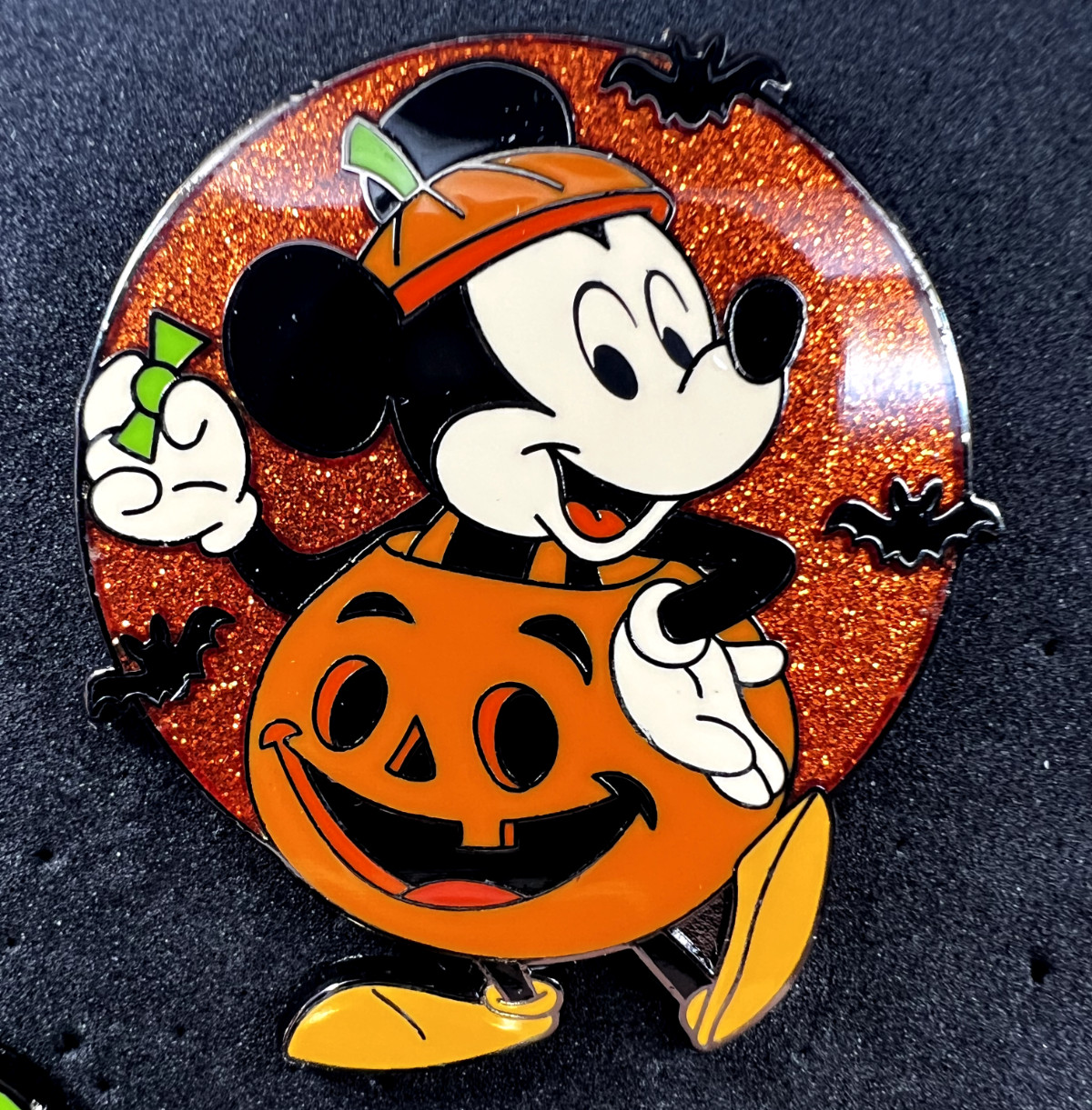 Disney Mickey & Friends 13-Day Halloween Countdown Calendar Pin - CHOOSE ONE Disney Mickey & Friends 13-Day Halloween Countdown Calendar Pin - CHOOSE ONE