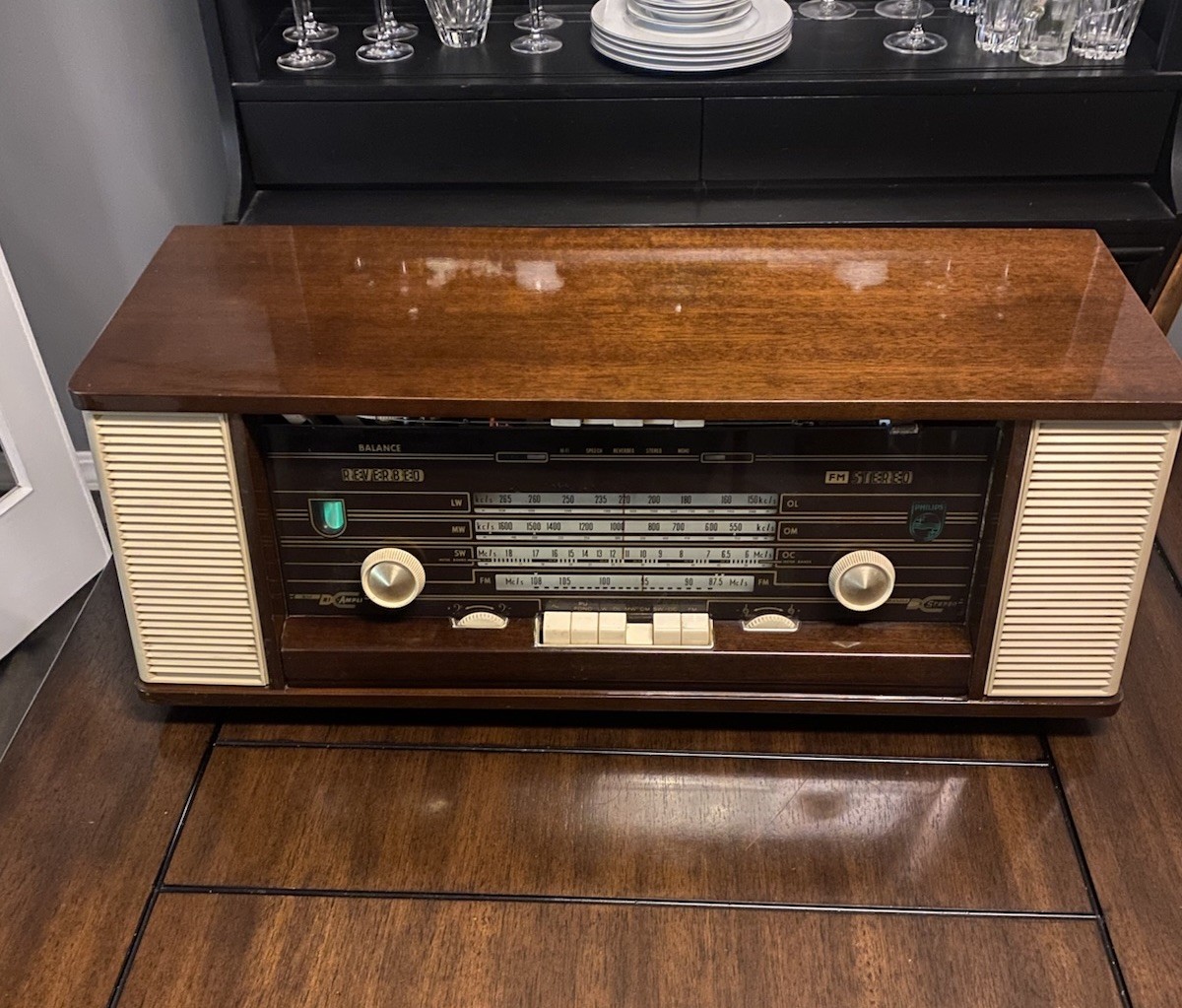Vintage 1963 Philips Reverbeo B7X43A Tube Radio Stereo Norelco Bi-Ampli Works Vintage 1963 Philips Reverbeo B7X43A Tube Radio Stereo Norelco Bi-Ampli Works