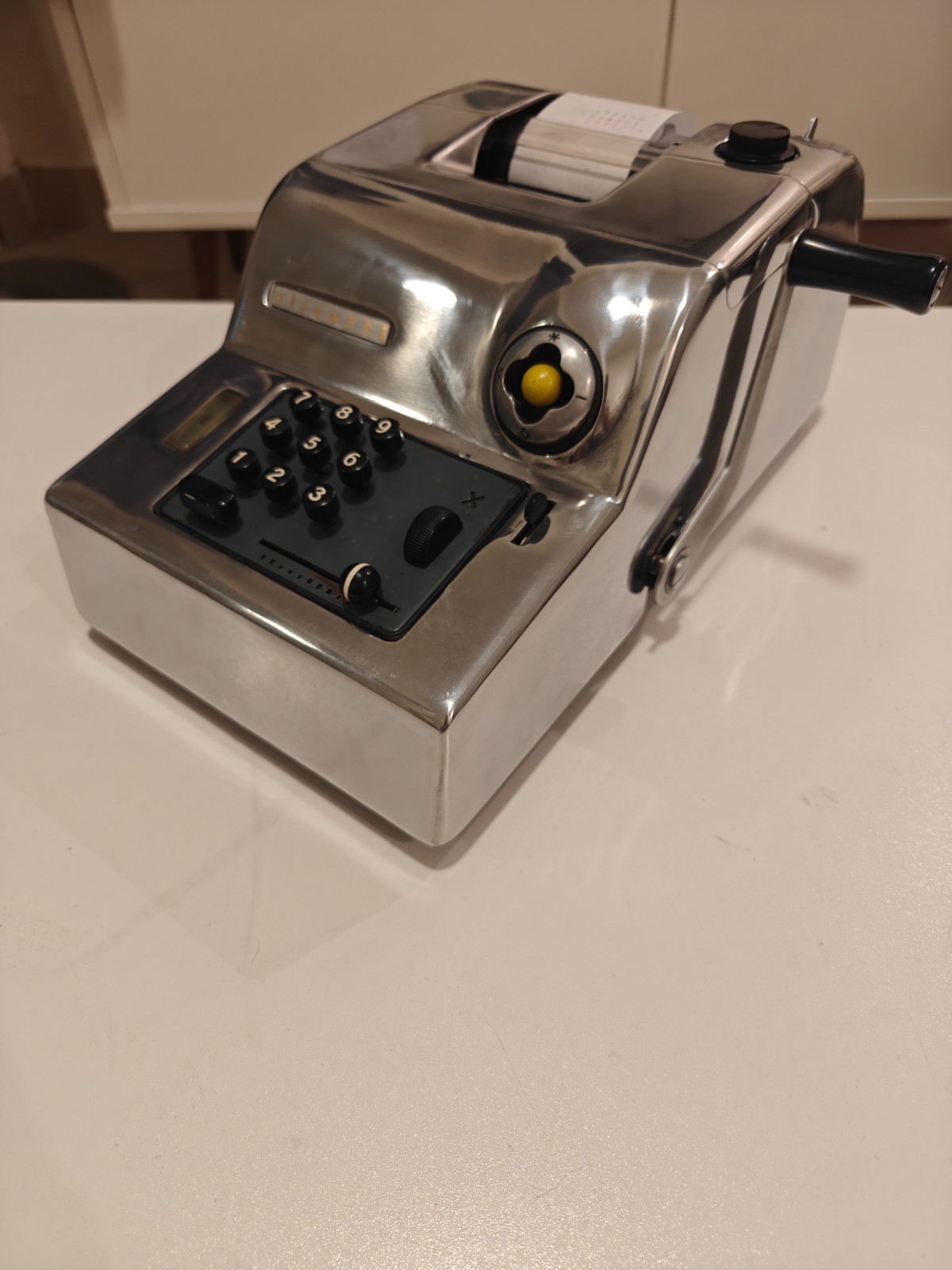 OLIVETTI SUMMA PRIMA 15 ADDING MACHINE. SILVER METAL. MARCELO NIZZOLI DESIGN 50s OLIVETTI SUMMA PRIMA 15 ADDING MACHINE. SILVER METAL. MARCELO NIZZOLI DESIGN 50s