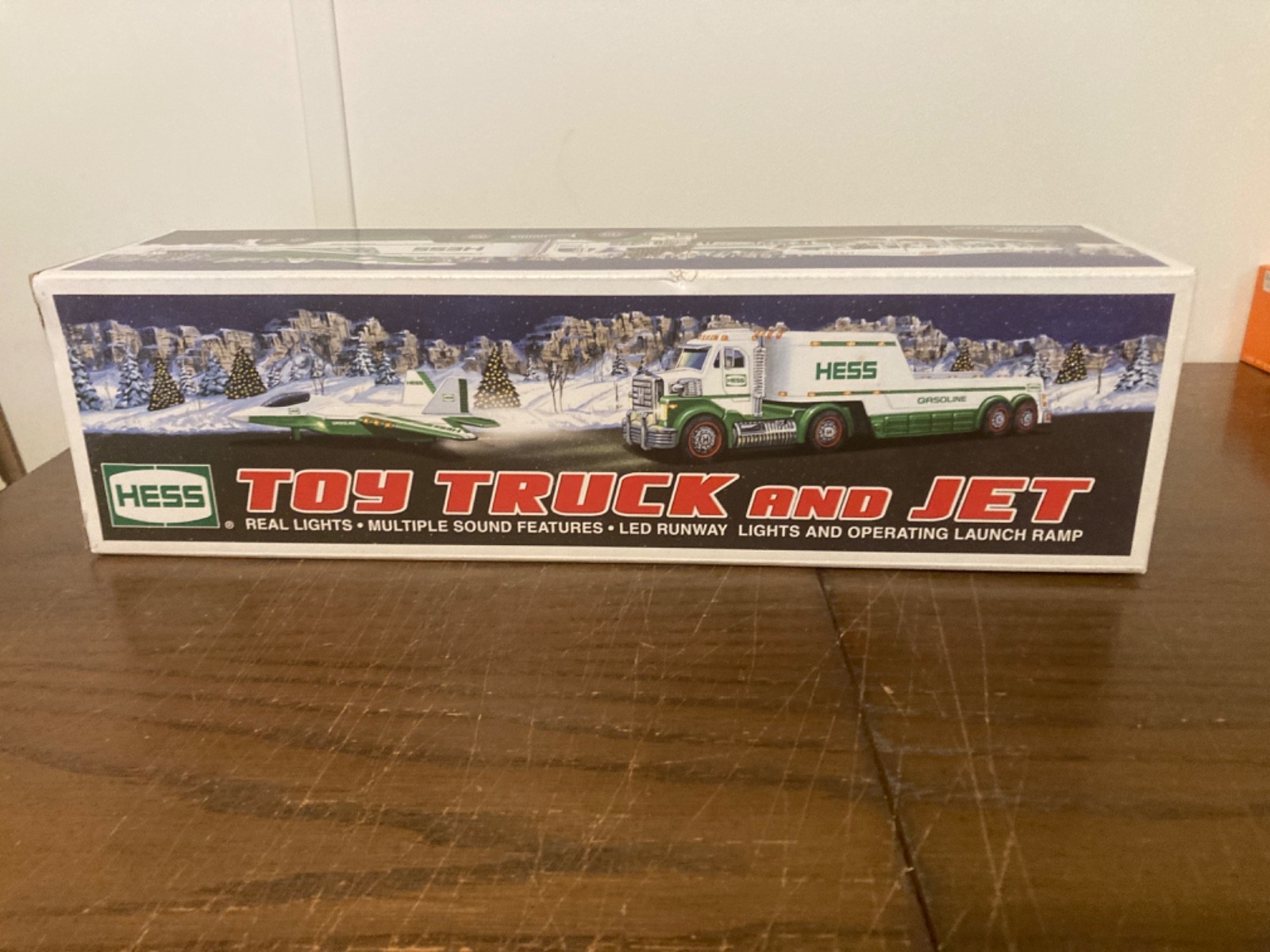 2010 HESS TOY TRUCK AND JET NIB 2010 HESS TOY TRUCK AND JET NIB