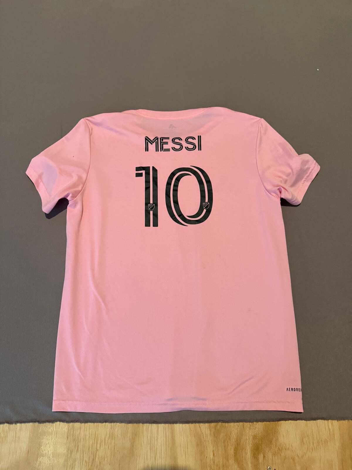 Adidas Inter Miami CF Lionel Messi #10 Pink Jersey Shirt Women’s Size Large Adidas Inter Miami CF Lionel Messi #10 Pink Jersey Shirt Women’s Size Large