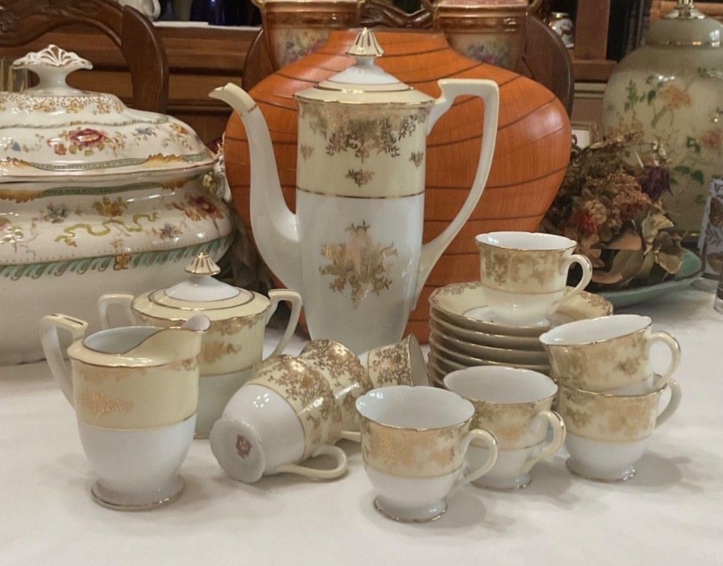1920s Noritake “M“ Footed Hand Painted Porcelain Chocolate Pot, Demitasse Cupset 1920s Noritake “M“ Footed Hand Painted Porcelain Chocolate Pot, Demitasse Cupset