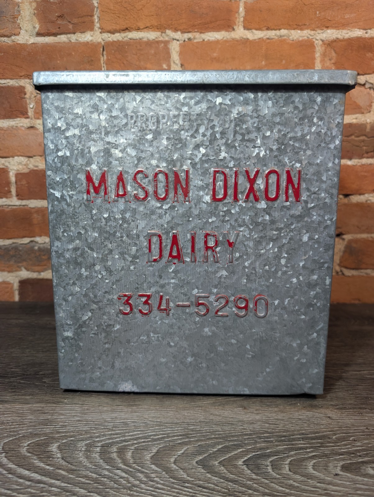 VINTAGE MASON DIXON DAIRY STEEL HOME DELIVERY MILK BOX COOLER GETTYSBURG, PA VINTAGE MASON DIXON DAIRY STEEL HOME DELIVERY MILK BOX COOLER GETTYSBURG, PA