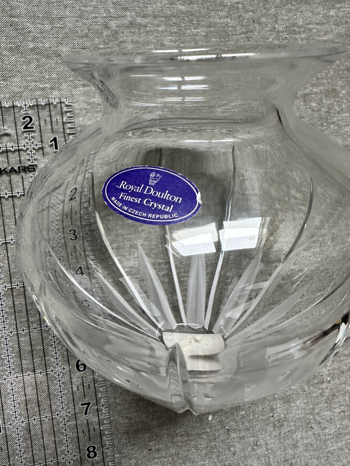  ROYAL DOULTON Finest Crystal VASE, Cut Lead Crystal, 6", Czech. Leaf Design 