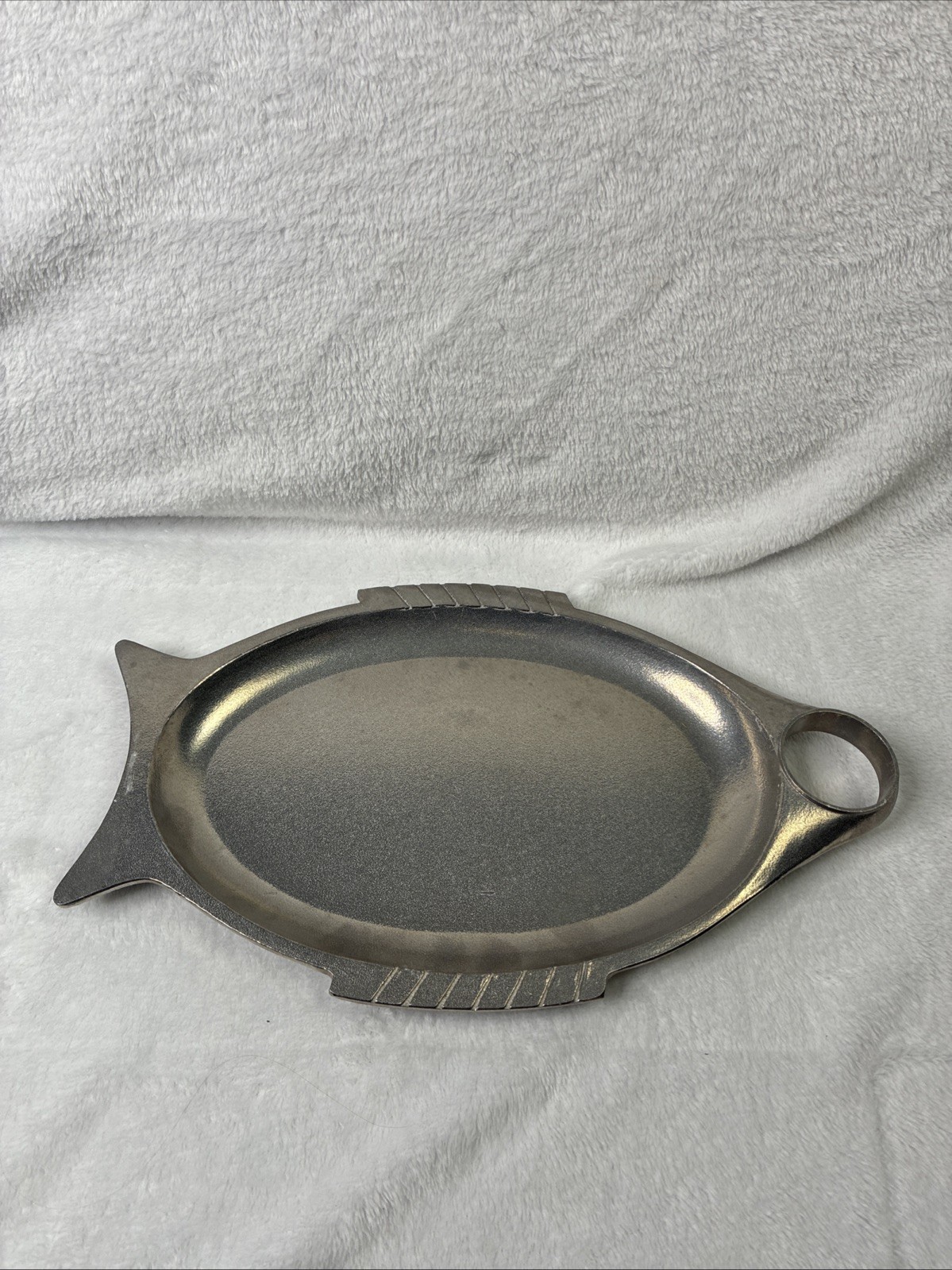 Vintage Melco Aluminum Fish Serving Tray 13” Cleveland Ohio Mid Century Vintage Melco Aluminum Fish Serving Tray 13” Cleveland Ohio Mid Century