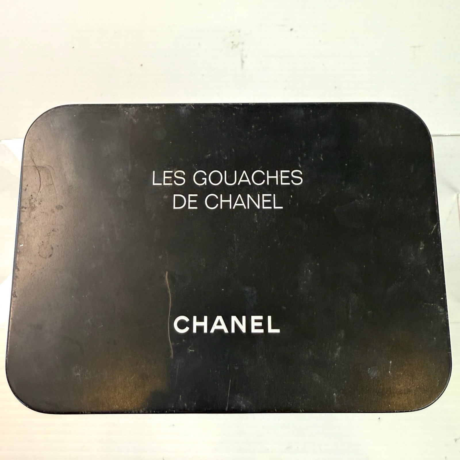 CHANEL Les Gouaches de CHANEL Vintage Artist Palette for Eyes Cheeks & Lips CHANEL Les Gouaches de CHANEL Vintage Artist Palette for Eyes Cheeks & Lips