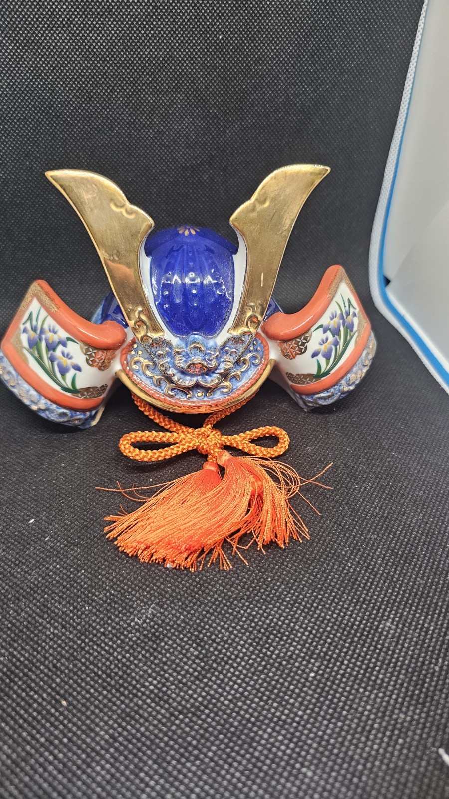 Vintage Yakushigama Japanese Porcelain Kabuto Samurai Helmet Ornament Floral... Vintage Yakushigama Japanese Porcelain Kabuto Samurai Helmet Ornament Floral...
