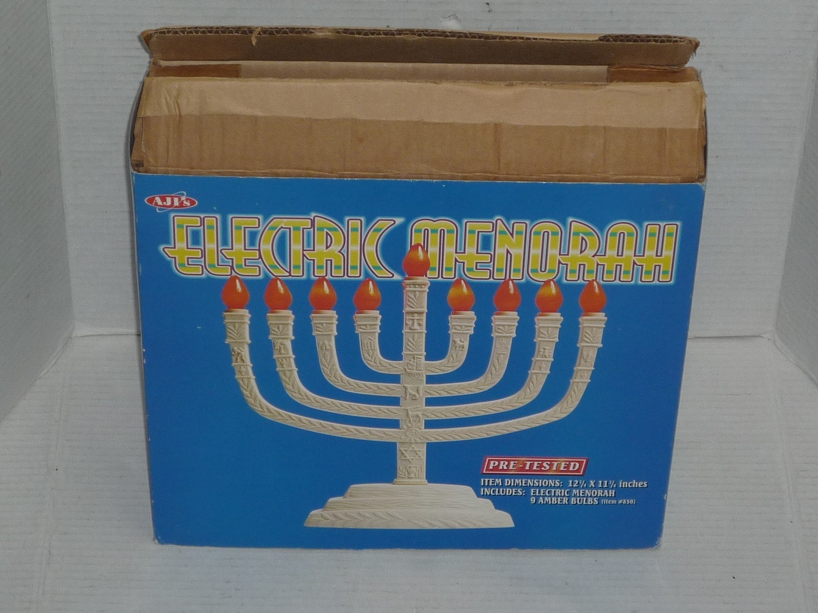 VINTAGE 1988 AJI'S ELECTRIC MENORAH JEWISH JUDAICA WITH ORIGINAL BULBS PAPER BOX VINTAGE 1988 AJI'S ELECTRIC MENORAH JEWISH JUDAICA WITH ORIGINAL BULBS PAPER BOX