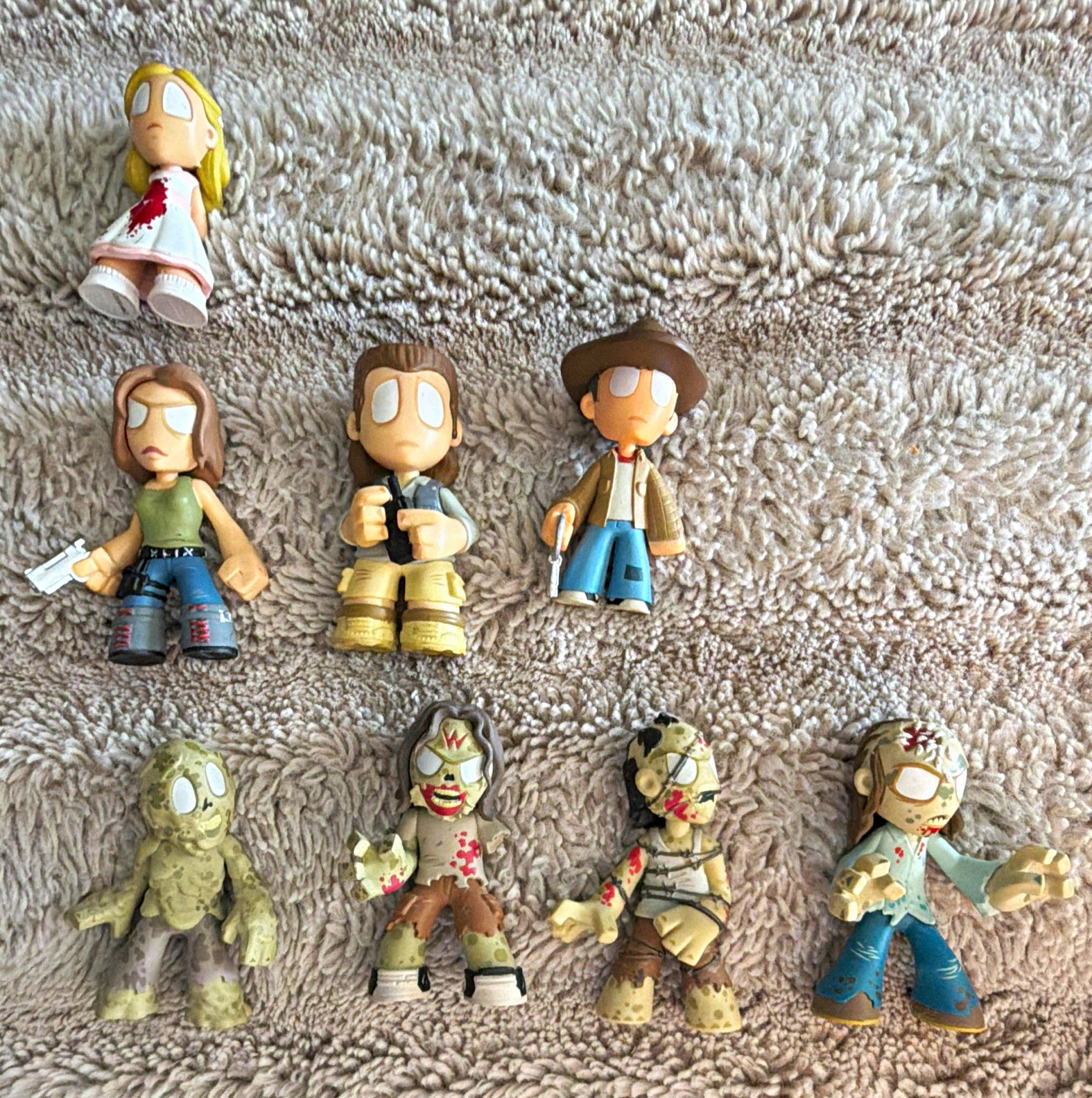 Funko Mystery Minis The Walking Dead Lot 7-Pack Eugene, Carl, Maggie, Walkers Funko Mystery Minis The Walking Dead Lot 7-Pack Eugene, Carl, Maggie, Walkers