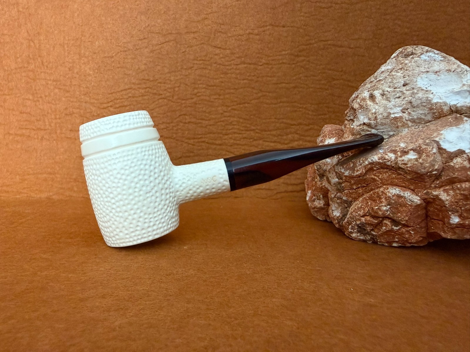 Barrel Exclusive Rustication Meerschaum Pipe Acrylic Stem with Fitted Case Barrel Exclusive Rustication Meerschaum Pipe Acrylic Stem with Fitted Case