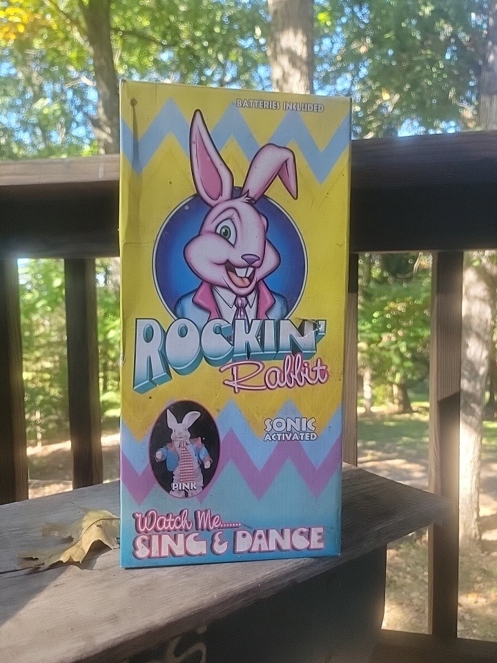 VINTAGE 1999 ROCKIN RABBIT SING & DANCE SONIC ACTIVATED PINK RABBIT/NEW VINTAGE 1999 ROCKIN RABBIT SING & DANCE SONIC ACTIVATED PINK RABBIT/NEW