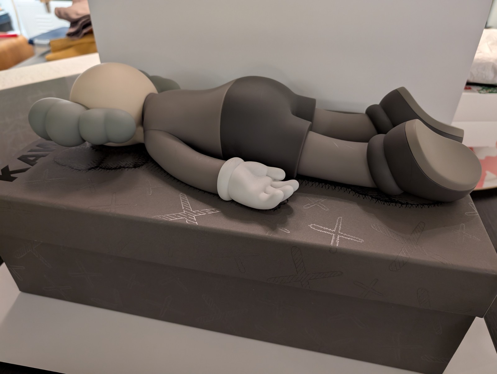 KAWS Medicom Toy Figurine Companion 2020 Open Edition Art Vinyl Grey White KAWS Medicom Toy Figurine Companion 2020 Open Edition Art Vinyl Grey White