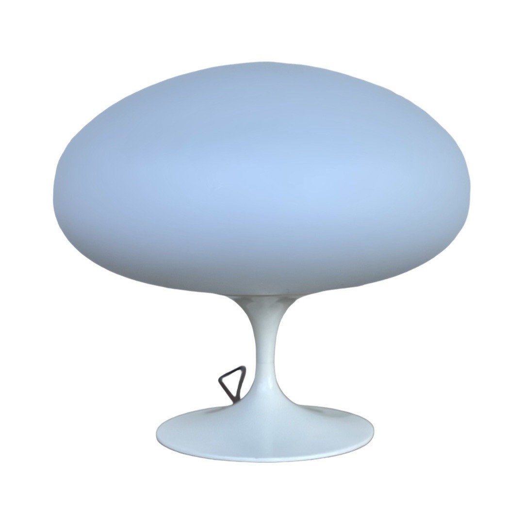 Uncommon Mid-Century Lamp w/ White Base Bill Curry LAUREL Lamp Co.