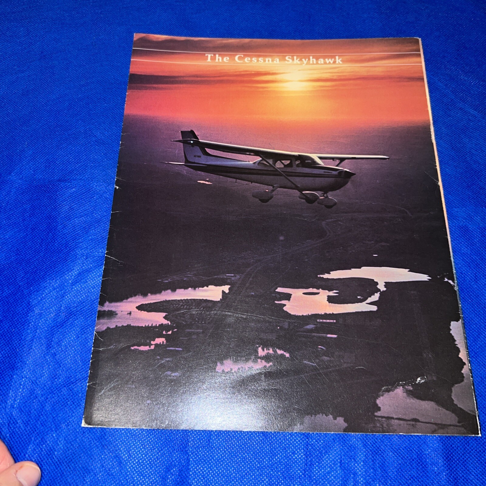 VINTAGE..1982 CESSNA 152 SKYHAWK..COLOR SALES Brochure
