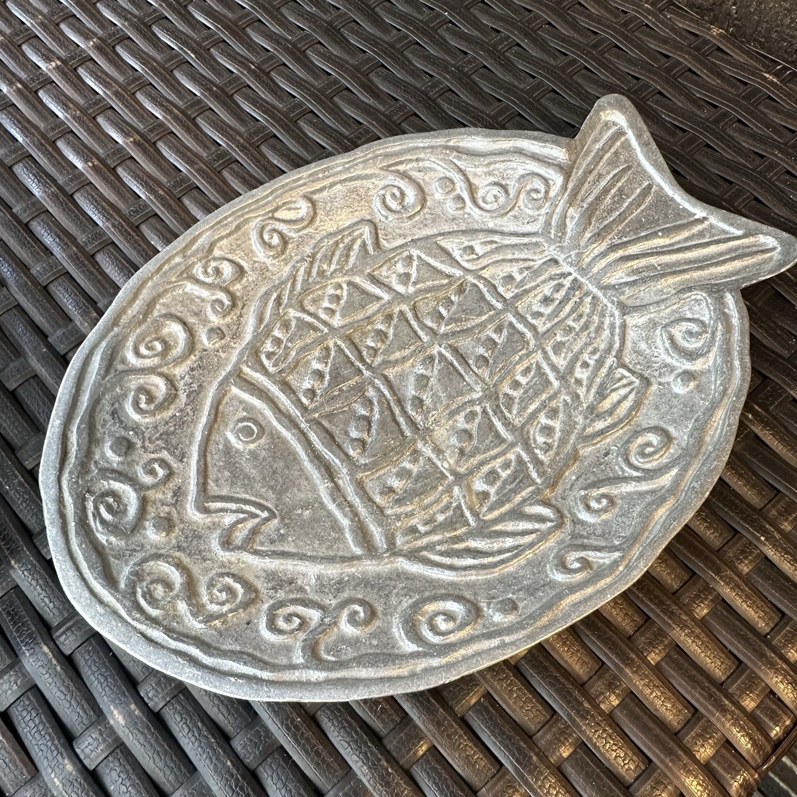 Vintage Cast Aluminum Fish Platter Decorative Serveware Dish Embossed Pattern Vintage Cast Aluminum Fish Platter Decorative Serveware Dish Embossed Pattern