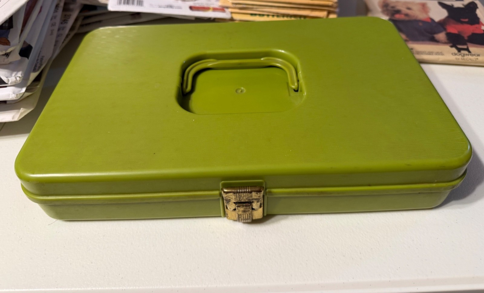 Vintage 1970’s Wil-Hold Wilson Mfg Corp Avocado Sewing Box Vintage 1970’s Wil-Hold Wilson Mfg Corp Avocado Sewing Box