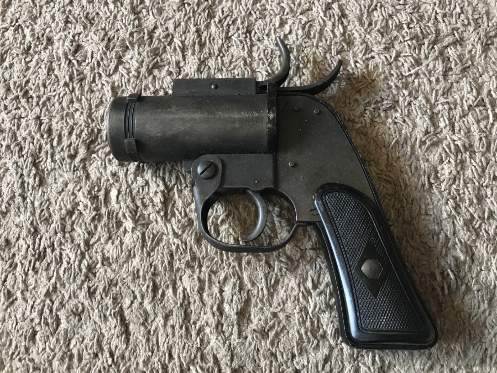 WWII USAAF Army Air Force Type Flare M8 Signal Pistol. WWII USAAF Army Air Force Type Flare M8 Signal Pistol.