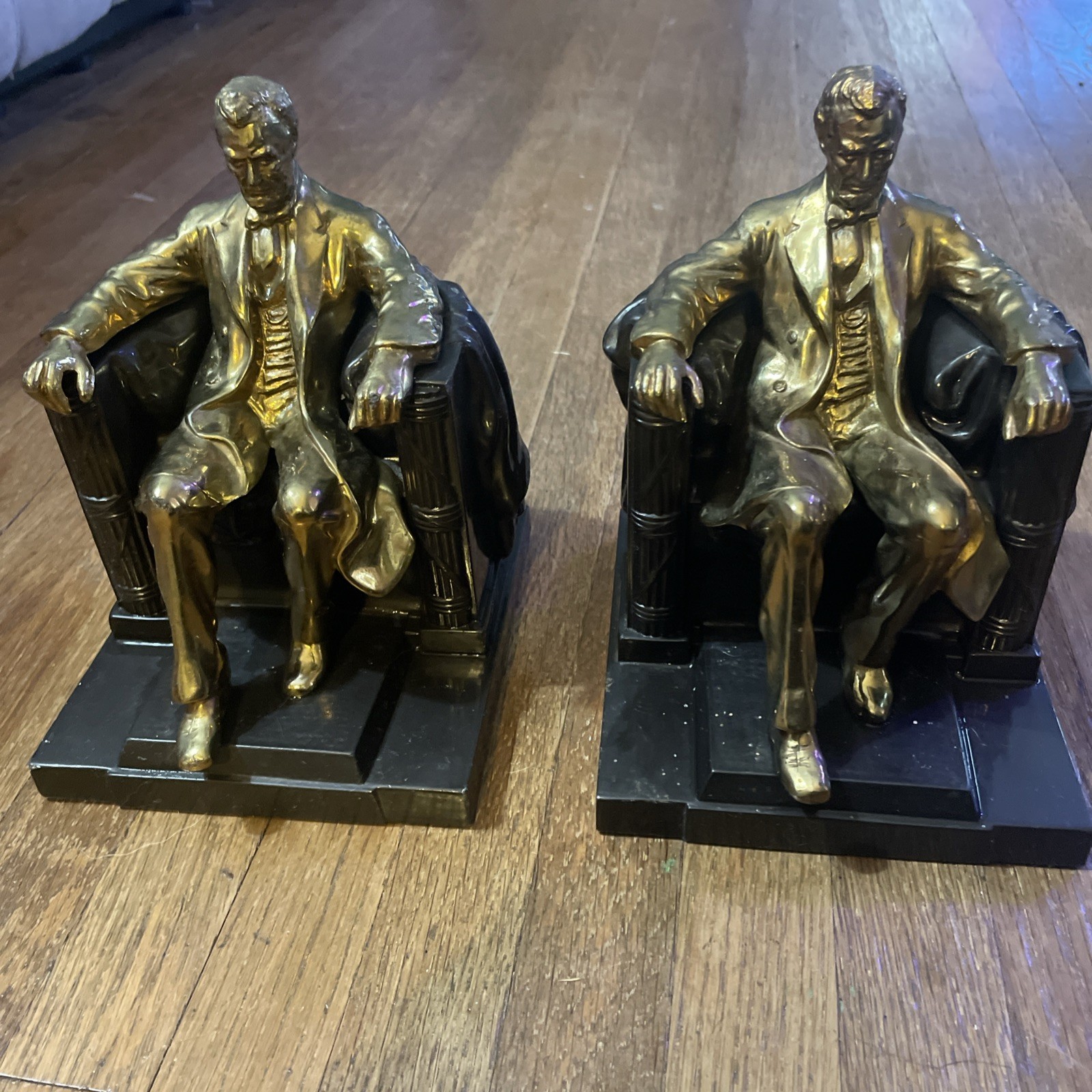 2 Vintage Lincoln in the Chair Statue Philadelphia Mfg Heavy Metal 7” bookends 2 Vintage Lincoln in the Chair Statue Philadelphia Mfg Heavy Metal 7” bookends