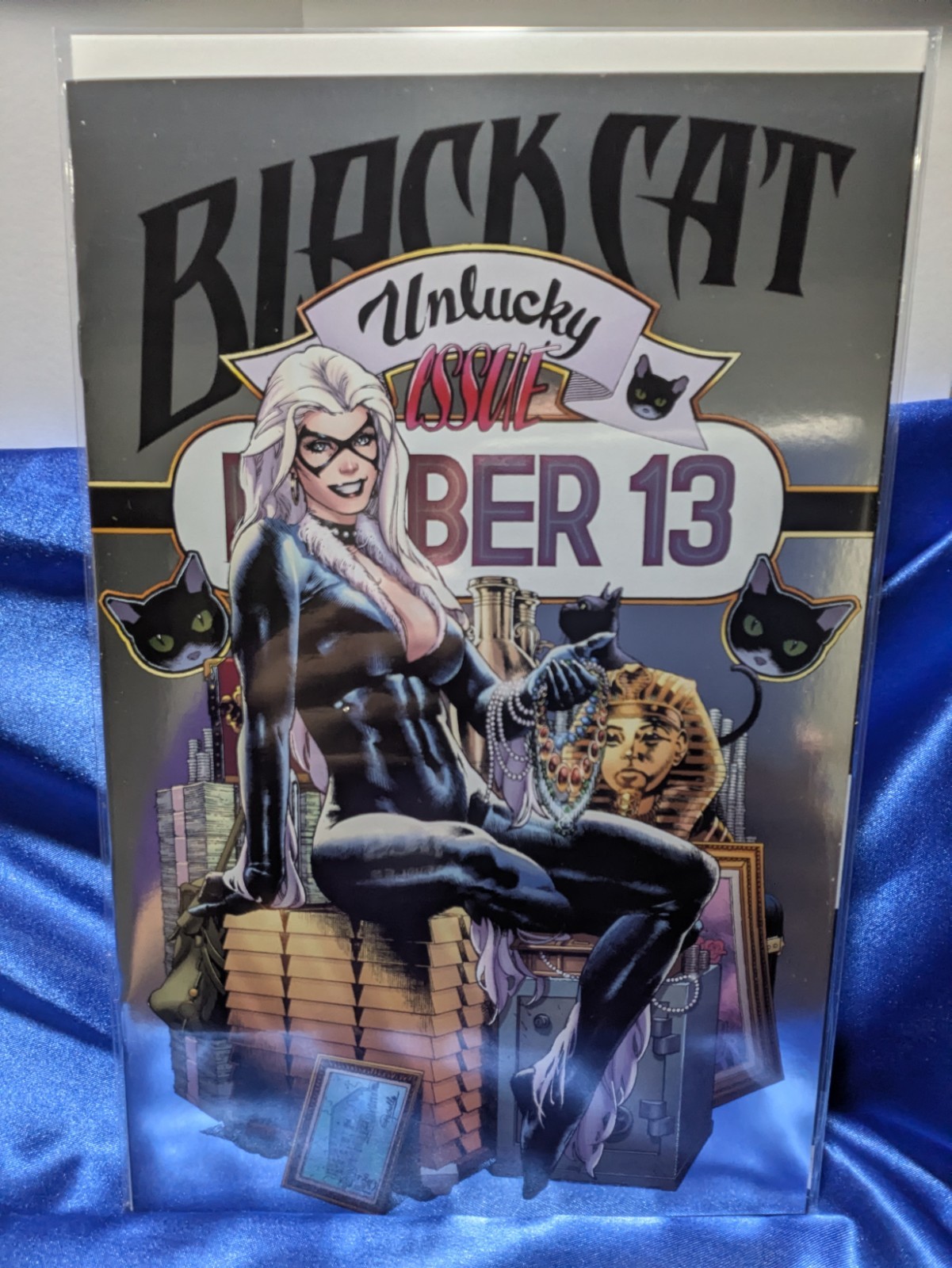 Black Cat #13 Paulo Siqueira Foil Variant Comic Book First Print 2026 We Combine Black Cat #13 Paulo Siqueira Foil Variant Comic Book First Print 2026 We Combine
