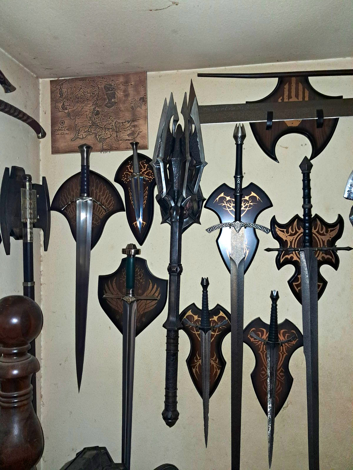 RARE LORD OF THE RINGS UNITED CUTLERY UC3034 LMT ED MACE OF SAURON W/ONE RING RARE LORD OF THE RINGS UNITED CUTLERY UC3034 LMT ED MACE OF SAURON W/ONE RING