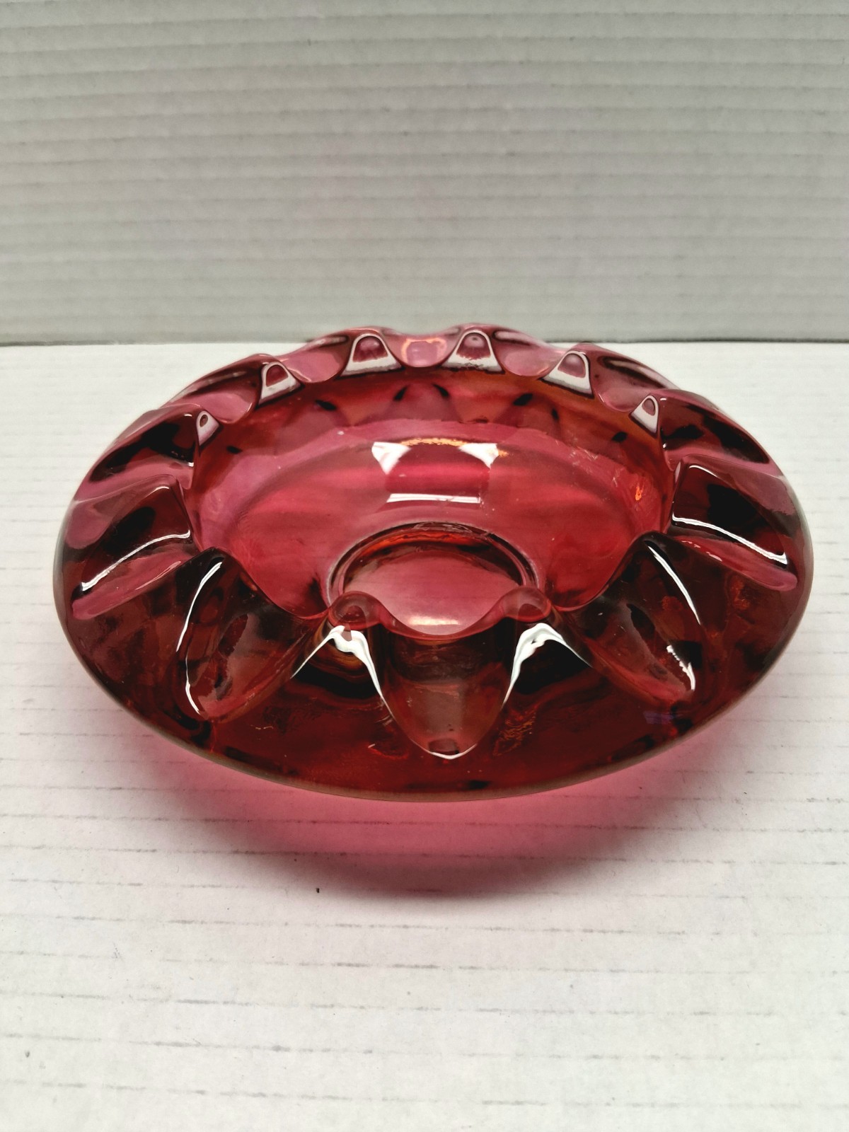 VINTAGE MID-CENTURY CRANBURY ASHTRAY VINTAGE MID-CENTURY CRANBURY ASHTRAY