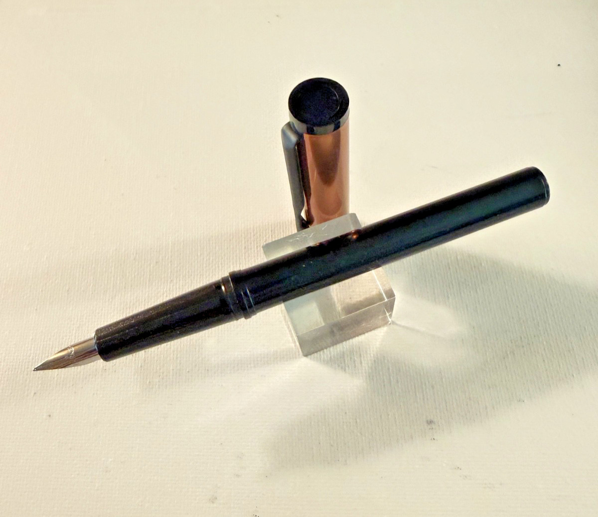 Choose One modern Parker Beta cartridge fountain pen. Excellent condition. Choose One modern Parker Beta cartridge fountain pen. Excellent condition.